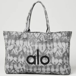 ALO Yoga shopper tote